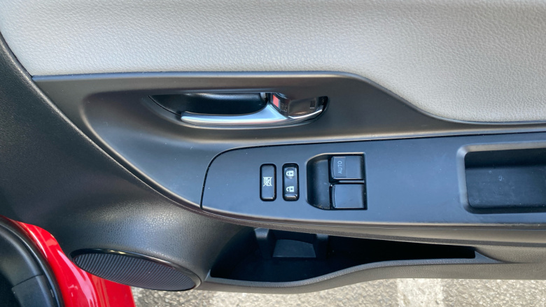 Toyota Yaris 1.5 Hybrid Icon Tech 5dr CVT Hybrid Hatchback